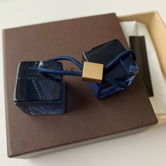 [NIB] Louis Vuitton Hair Cubes with crystals - Picture 5 of 5